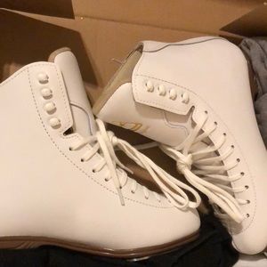 Jackson figure skate size 5.5